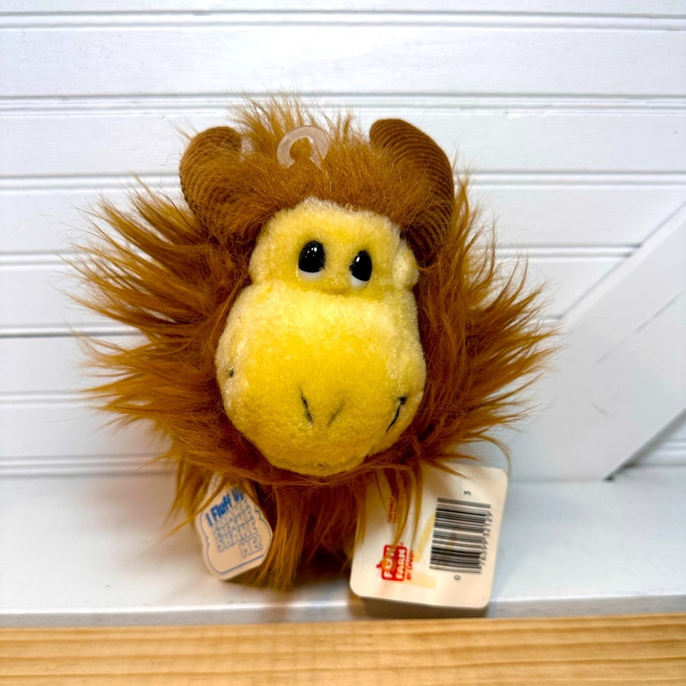 NWT Vintage 1980s Dakin PLUSH YAK stuffed animal RETRO "Shake To Fluff" Unisex